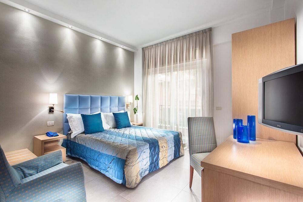 Hotel Imperiale Milano Marittima Bagian luar foto