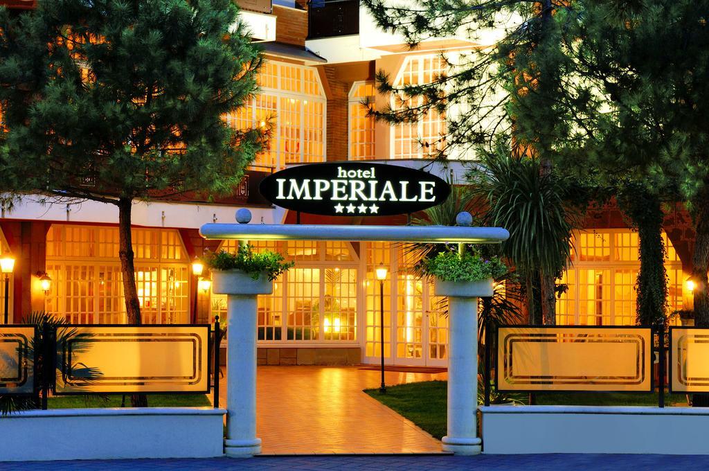 Hotel Imperiale Milano Marittima Bagian luar foto